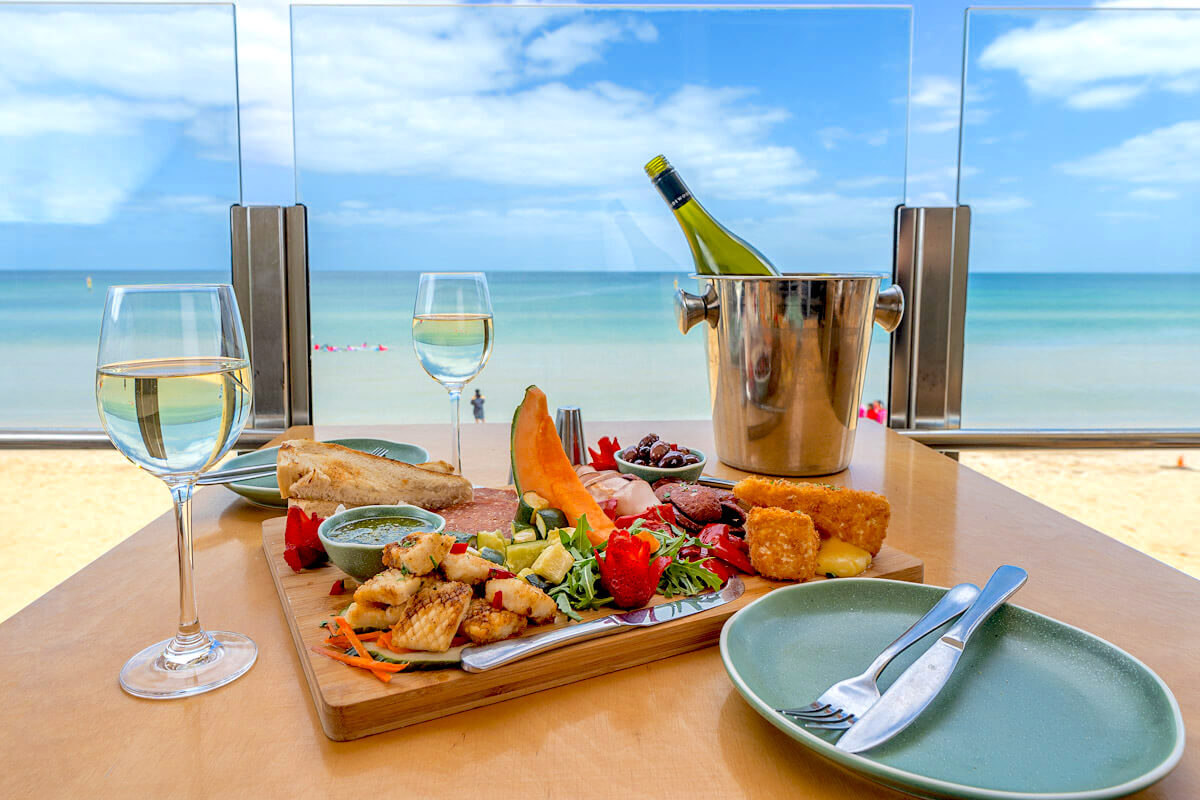 Waves On The Beach Restaurant Frankston Foreshore Mornington Peninsula